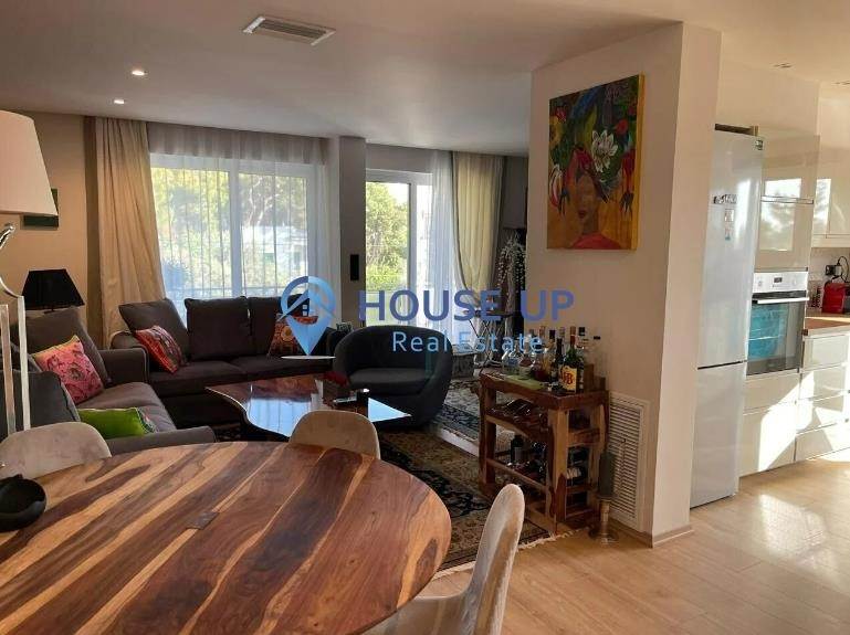 (For Sale) Residential Apartment || East Attica/Vouliagmeni - 73 Sq.m, 1 Bedrooms, 650.000€ 